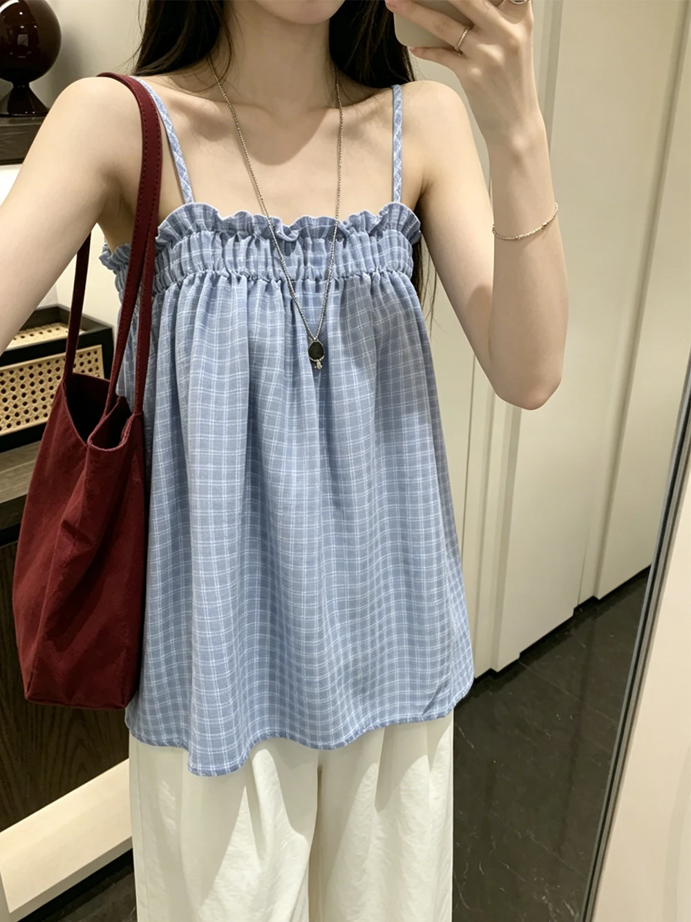 Summer 2026 New Style Women's Loose Fit Gingham Sleeveless Strap Vest Square Collar Breathable Comfortable Daily Wear
Summer 2026 New Style Women's Loose Fit Gingham Sleeveless Strap Vest Square Collar Breathable Comfortable Daily Wear