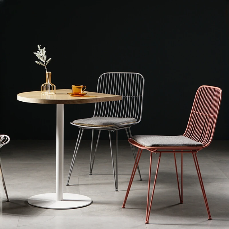 Wrought iron dining chair, bedroom net red makeup chair, personality ins, milk tea shop, casual hollow single chair
Wrought iron dining chair, bedroom net red makeup chair, personality ins, milk tea shop, casual hollow single chair