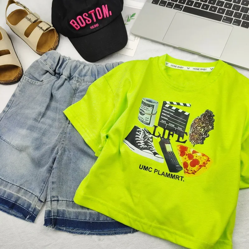 Toddler Street Wear Outfit, Fashion Boys Bright Green Printed T-shirt+Denim Shorts 2pcs/Set Summer Casual Children Clothing Suit
Toddler Street Wear Outfit, Fashion Boys Bright Green Printed T-shirt+Denim Shorts 2pcs/Set Summer Casual Children Clothing Suit