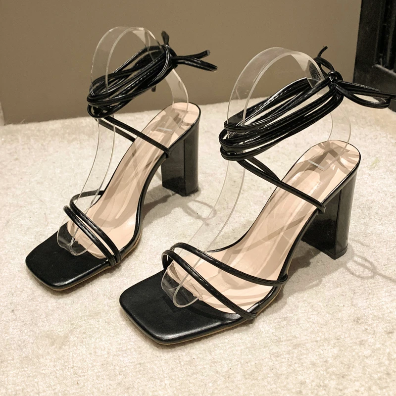 2024 New Sandals Women's High Heel Strap Large European and American Fashion Sandals
2024 New Sandals Women's High Heel Strap Large European and American Fashion Sandals