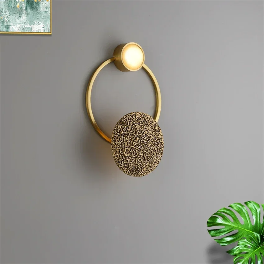 Modern Luxury Copper Irregular Wall Lamps Bedroom Bedside Design Decorates Living Room Background Sconces Wall Lights Fixtures
Modern Luxury Copper Irregular Wall Lamps Bedroom Bedside Design Decorates Living Room Background Sconces Wall Lights Fixtures