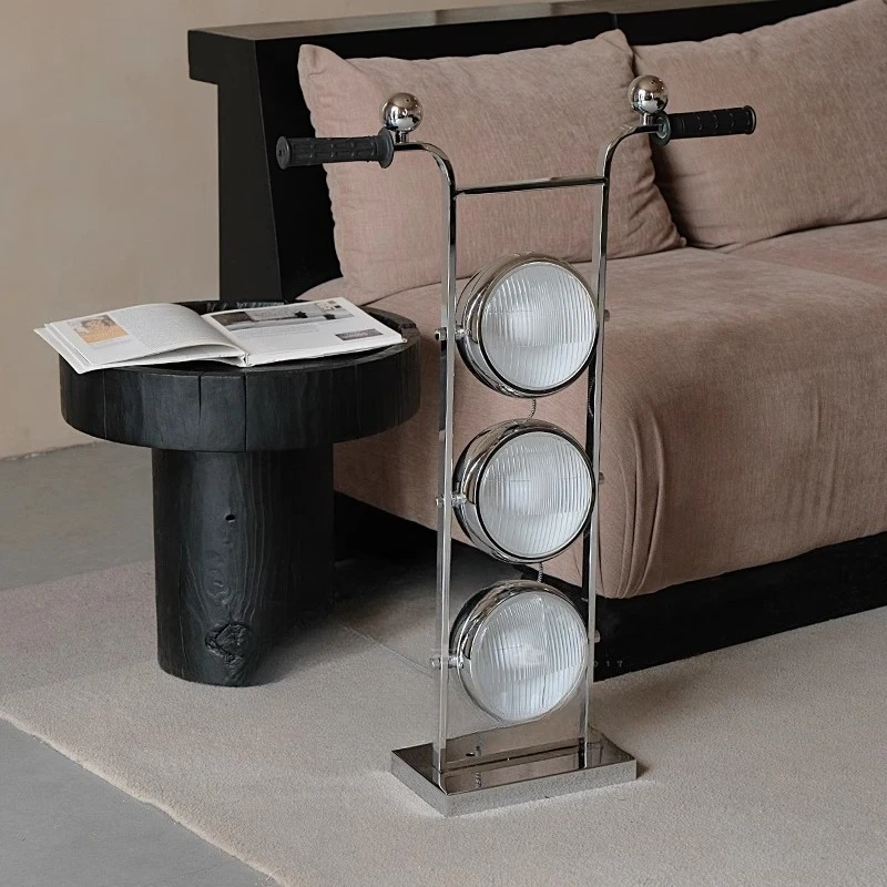 Medieval floor lamp living room sofa bedroom study vertical atmosphere desk lamp
Medieval floor lamp living room sofa bedroom study vertical atmosphere desk lamp
