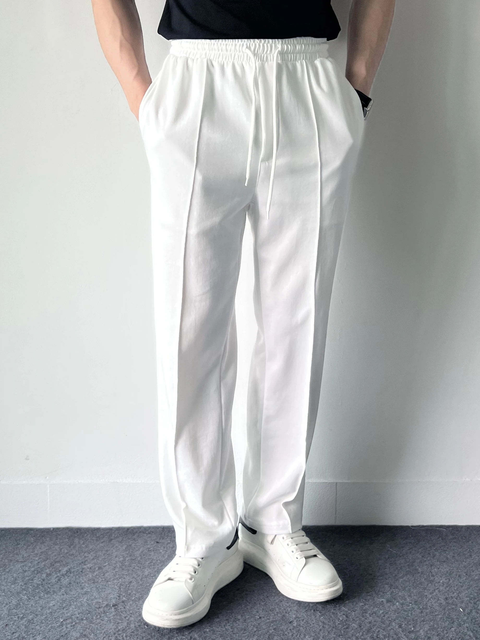 Мужские прямые джинсы Maturi: повседневные, свободные, с эластичным поясом, в корейском стиле, универсальные, струящиеся, легкие, с эффектом похудения
Мужские прямые джинсы Maturi: повседневные, свободные, с эластичным поясом, в корейском стиле, универсальные, струящиеся, легкие, с эффектом похудения