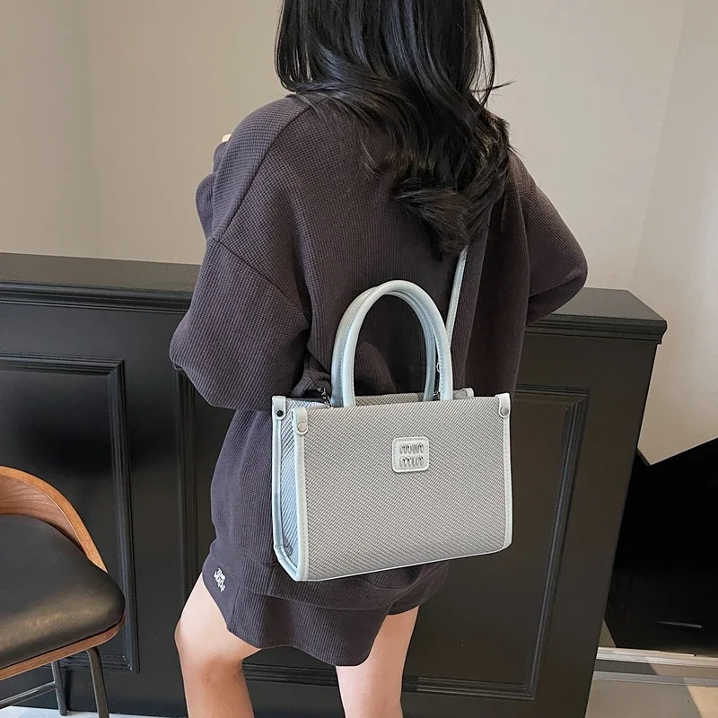 Luxury Designer Ladies Tote Bag Women's Leather Crossbody Shoulder Handbag Elegant Stylish Durable Versatile Everyday Accessory
Luxury Designer Ladies Tote Bag Women's Leather Crossbody Shoulder Handbag Elegant Stylish Durable Versatile Everyday Accessory