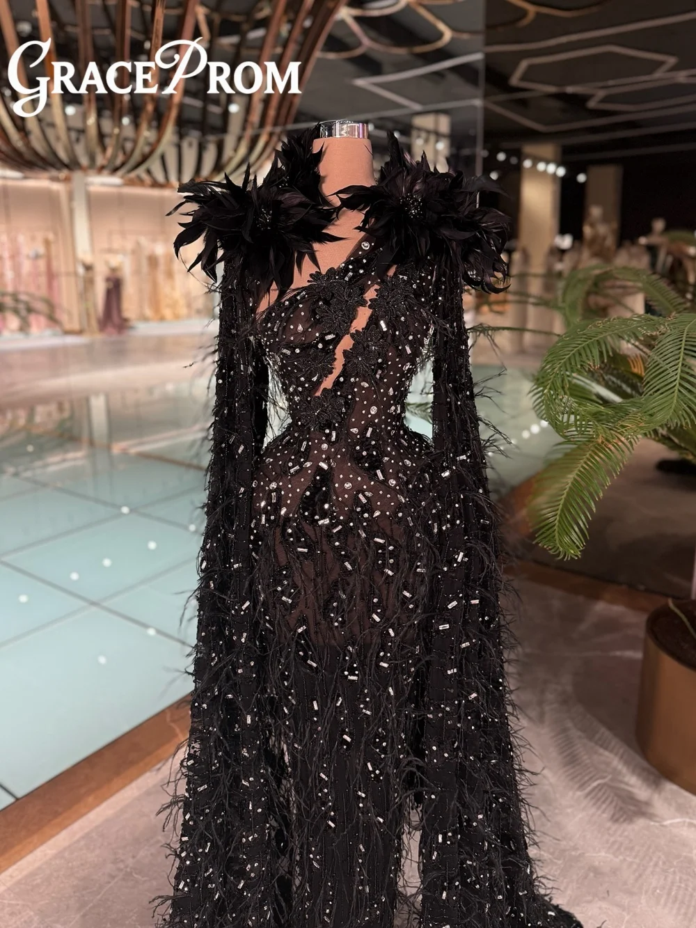 Luxurious Cape Evening Dress 2026 Romantic Feather Evening Gown Formal A-Line Floor-Length Party Gown Customized
Luxurious Cape Evening Dress 2026 Romantic Feather Evening Gown Formal A-Line Floor-Length Party Gown Customized