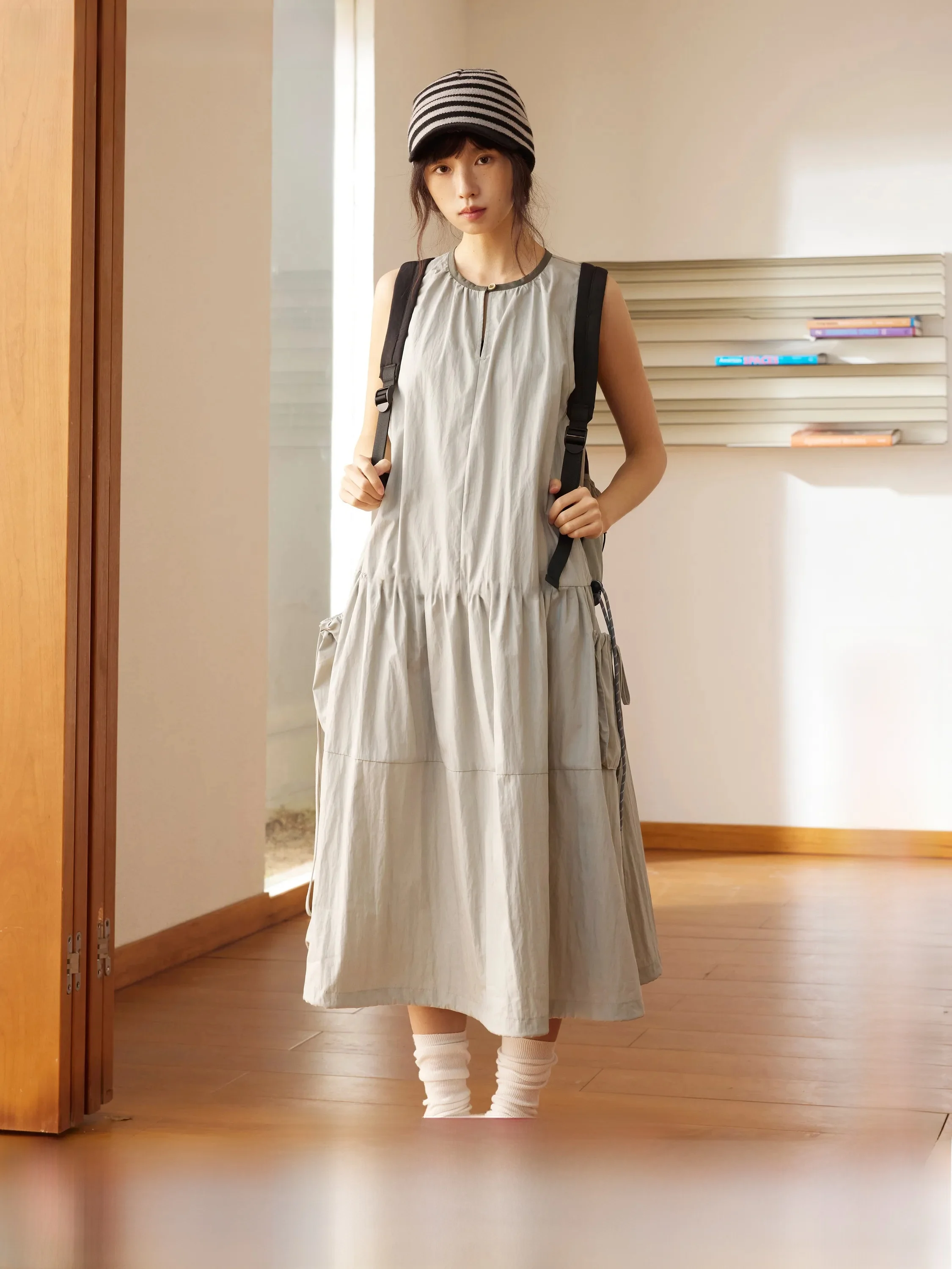 Madgood Japanese Style Cotton Nylon Drawstring Pocketless Sleeveless Vest Long Skirt Workwear Summer Fashion Ladies' Dress
Madgood Japanese Style Cotton Nylon Drawstring Pocketless Sleeveless Vest Long Skirt Workwear Summer Fashion Ladies' Dress