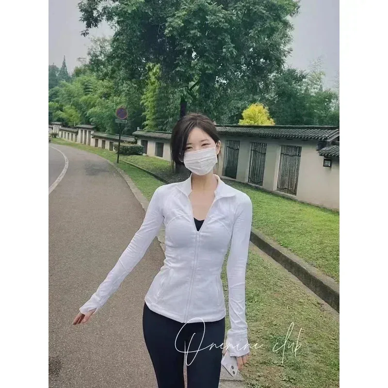Women's High Elastic Long Sleeve Sports Jacket with Pockets for Yoga Running Fitness Workout Zip Up Lightweight Athletic Top
Women's High Elastic Long Sleeve Sports Jacket with Pockets for Yoga Running Fitness Workout Zip Up Lightweight Athletic Top