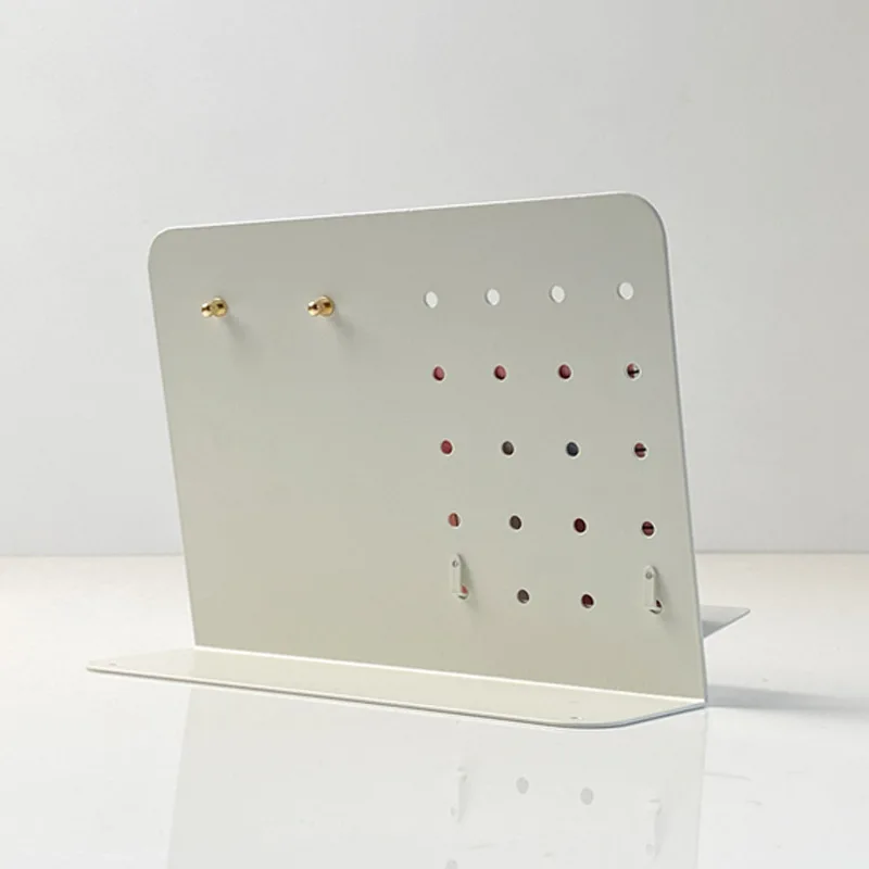 Light luxury metal processing hole plate calendar home decoration model room decoration creative desk calendar storage rack
Light luxury metal processing hole plate calendar home decoration model room decoration creative desk calendar storage rack