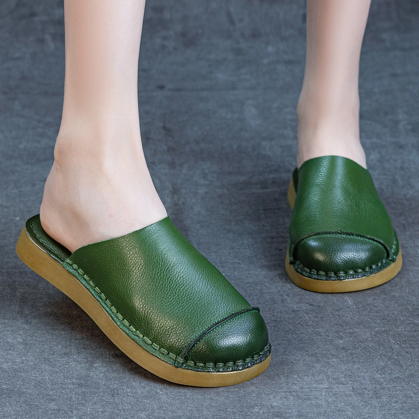 Birkuir Retro Closed Toe Flats Slippers For Women Closed Toe Outdoor Slippers Soft Soles Green Slides 2026 Ladies Beach Sandals
Birkuir Retro Closed Toe Flats Slippers For Women Closed Toe Outdoor Slippers Soft Soles Green Slides 2026 Ladies Beach Sandals