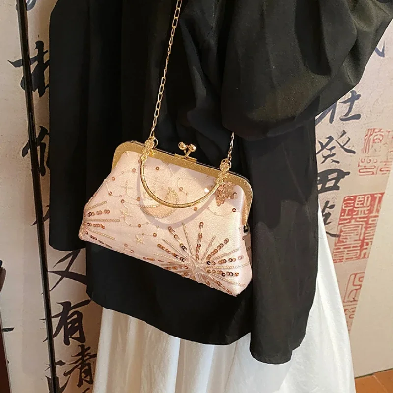Retro Chain Women's Clip Shoulder Crossbody Bags Elegant Sequins Ladies Evening Clutch Purse Female Dinner Party Small Handbags
Retro Chain Women's Clip Shoulder Crossbody Bags Elegant Sequins Ladies Evening Clutch Purse Female Dinner Party Small Handbags