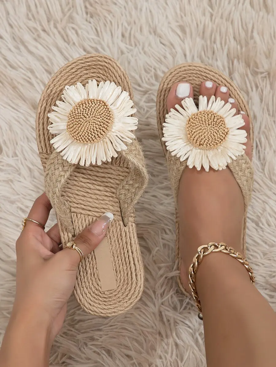 Women's Casual Thong Sandals, Flat Flip Flops In Beige, Gray And Minimalist Design For Beach Holiday
Women's Casual Thong Sandals, Flat Flip Flops In Beige, Gray And Minimalist Design For Beach Holiday