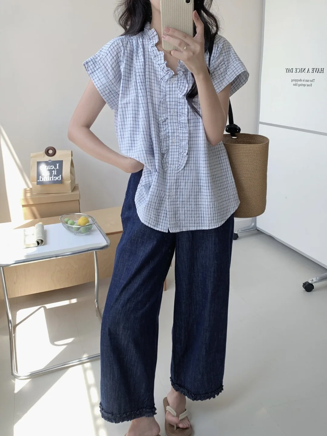 Ladies Loose Fit Plaid Shirt Short Sleeve V-Neck Button-Up Floral Lace Trim Lazy Feel Wood Grain Korean Style Top
Ladies Loose Fit Plaid Shirt Short Sleeve V-Neck Button-Up Floral Lace Trim Lazy Feel Wood Grain Korean Style Top