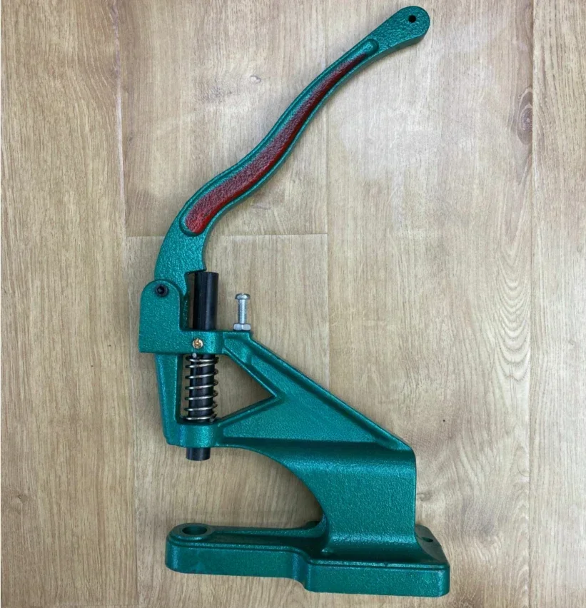 Hand press children's clothing four in one buckle air eye rivet five claw installation tool
Hand press children's clothing four in one buckle air eye rivet five claw installation tool