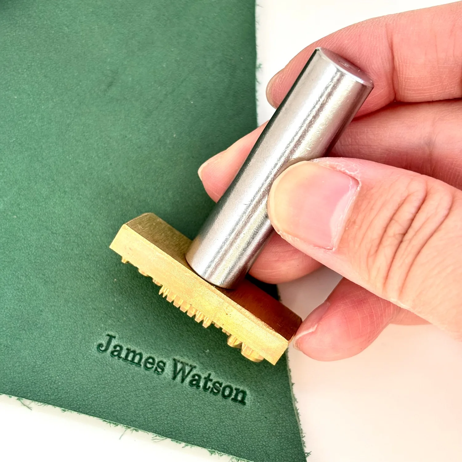 Custom Logo Leather Stamp Hand Punching Stick Set Personalized Brass Mold Handle Wood Branding Soap Clay Paper Stamping Craft
Custom Logo Leather Stamp Hand Punching Stick Set Personalized Brass Mold Handle Wood Branding Soap Clay Paper Stamping Craft