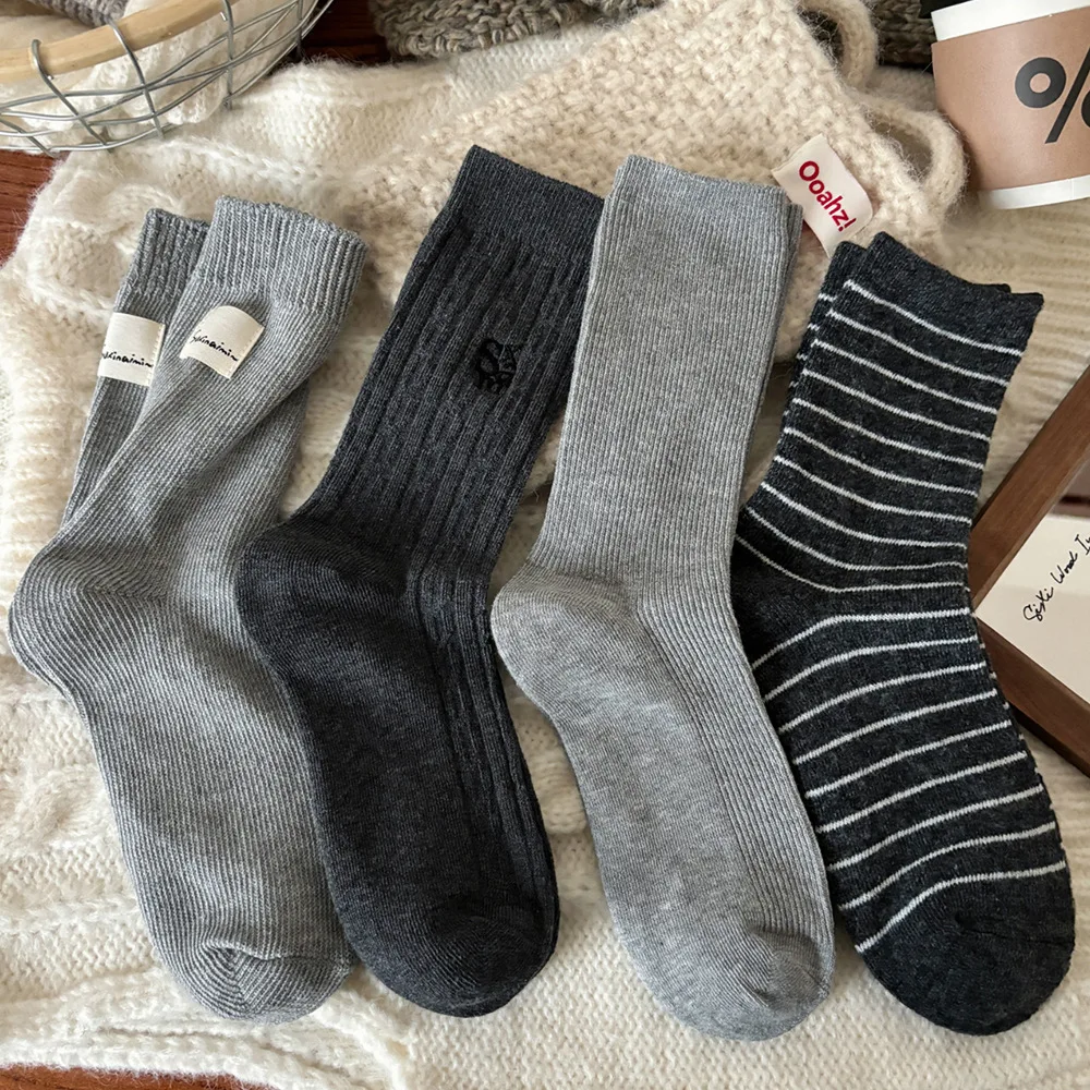 Black Gray Socks Women Autumn and Winter Cotton Knitted Medium Tube Socks Embroidery Letter Japanese School Students Long Socks
Black Gray Socks Women Autumn and Winter Cotton Knitted Medium Tube Socks Embroidery Letter Japanese School Students Long Socks