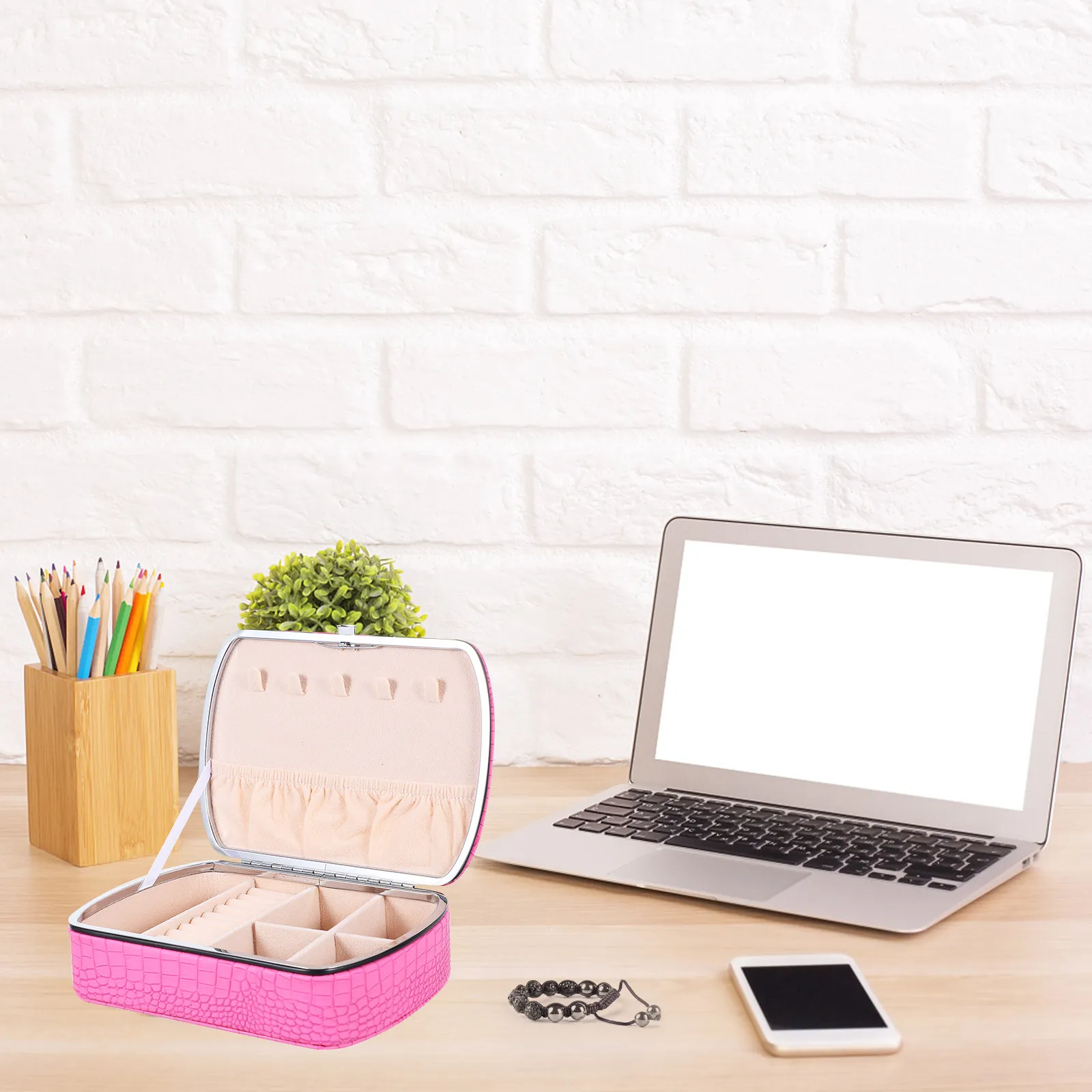 1Pcs Jewelry Storage Box Alligator Pattern Large Capacity Portable Necklace Ring Earring Case Jewelry Container for Home Travel
1Pcs Jewelry Storage Box Alligator Pattern Large Capacity Portable Necklace Ring Earring Case Jewelry Container for Home Travel