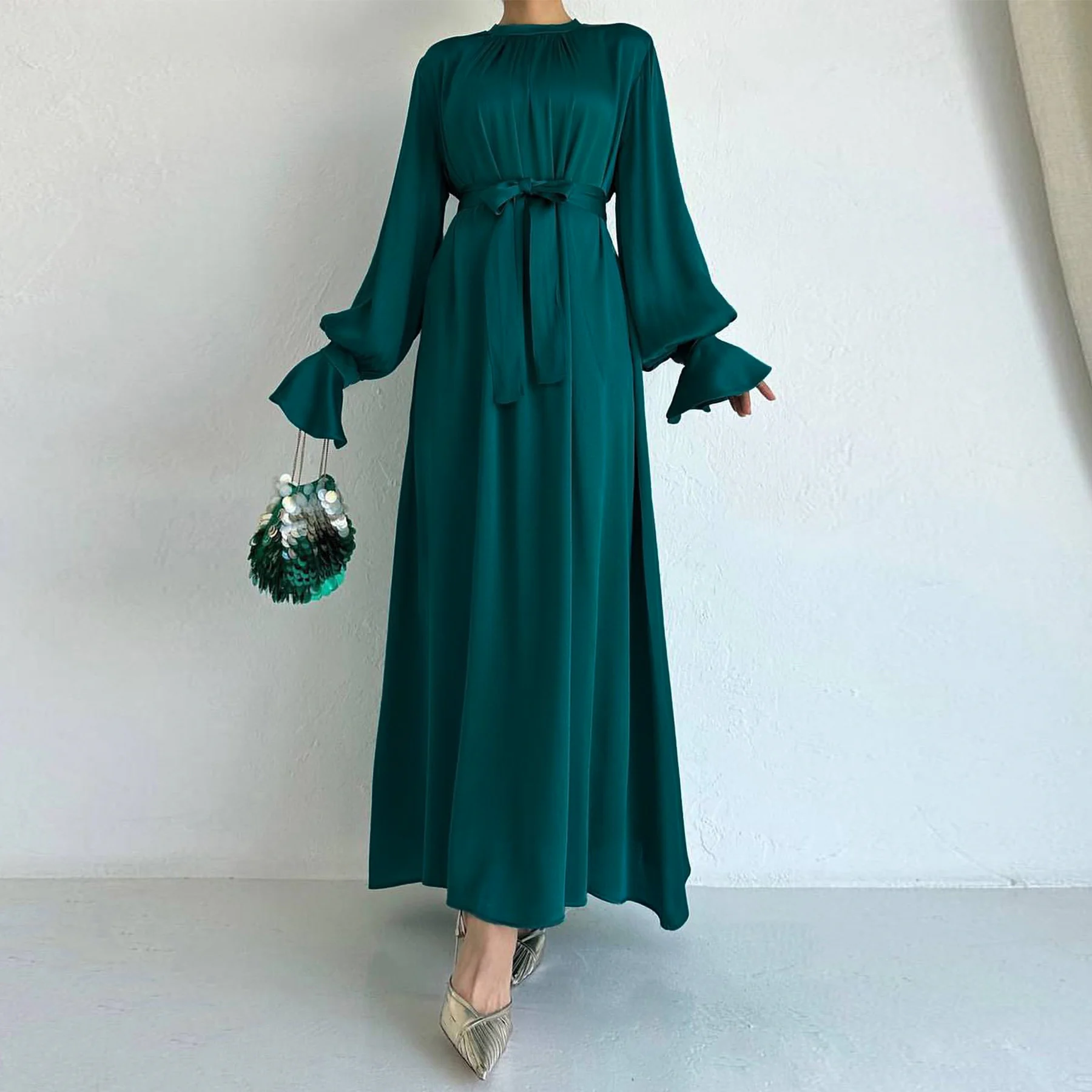 Abaya Muslim Dresses Women Satin Fabric O Neck A Line Islamic Clothing Simple Style Dubai Turkish Robe Elegant Outwear Summer
Abaya Muslim Dresses Women Satin Fabric O Neck A Line Islamic Clothing Simple Style Dubai Turkish Robe Elegant Outwear Summer