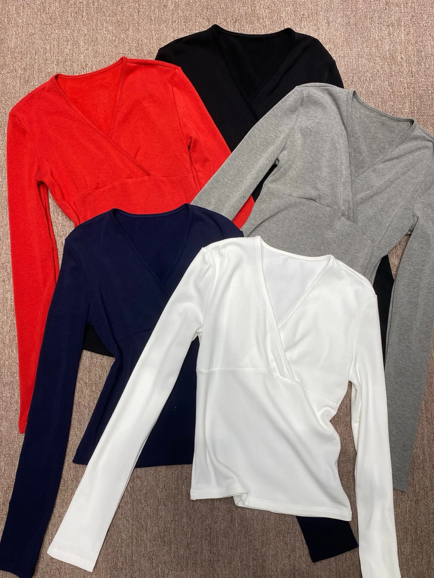 Faionable Slim Fit Women's Long Sve Knitted Cross V-Ne Base irt Top Effortl Chic mat Sle Spring Collection
Faionable Slim Fit Women's Long Sve Knitted Cross V-Ne Base irt Top Effortl Chic mat Sle Spring Collection