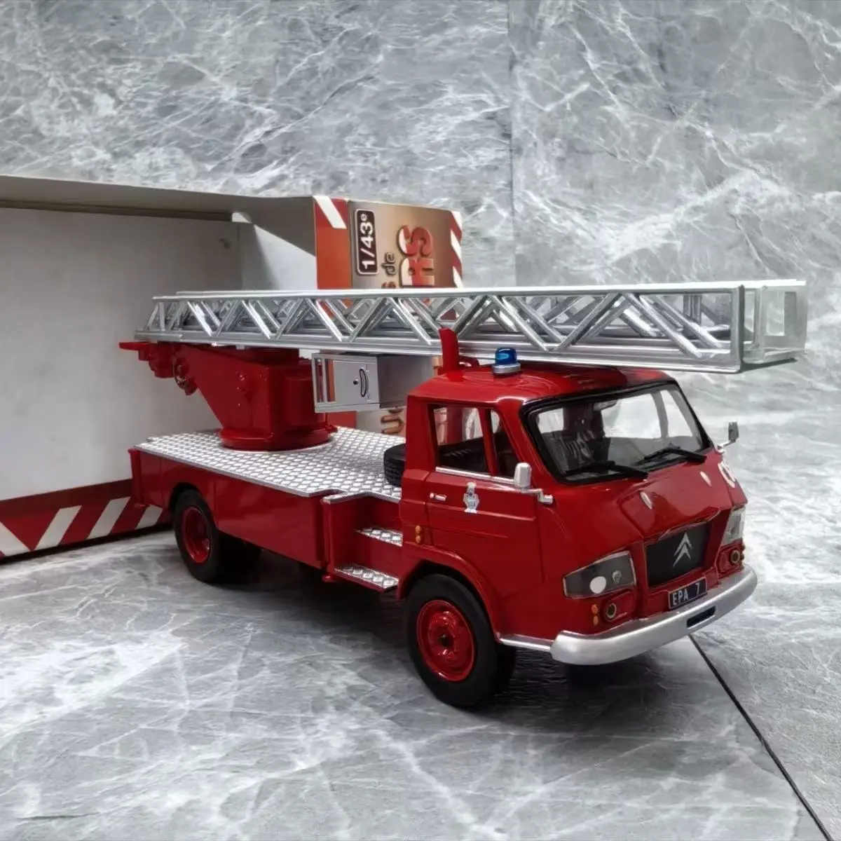 G1 Scale Diecast Car Pompiers Vehicles Ladder Fire Truck Model Car Model Kids Toys
G1 Scale Diecast Car Pompiers Vehicles Ladder Fire Truck Model Car Model Kids Toys
