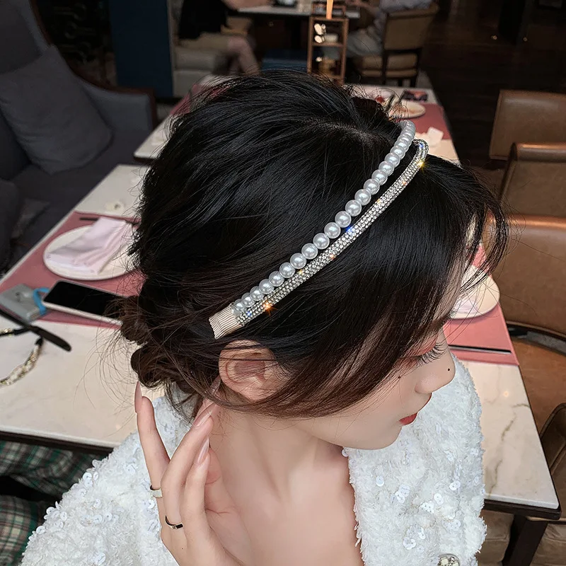 Headband Double Tier Pearl Crystal Rhinestone French Retro Simple Chic Women Daily Headwear Premium Comfortable Accessoires
Headband Double Tier Pearl Crystal Rhinestone French Retro Simple Chic Women Daily Headwear Premium Comfortable Accessoires