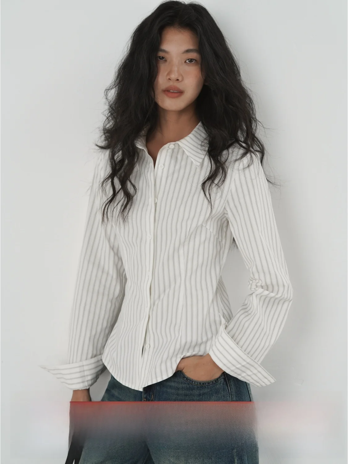 EIGHTHMONTH Retro Vertical Stripes Slim Fit Long Sve irt Turn-down Collar Commute irt Women's Simple Sle Pure Cotton
EIGHTHMONTH Retro Vertical Stripes Slim Fit Long Sve irt Turn-down Collar Commute irt Women's Simple Sle Pure Cotton