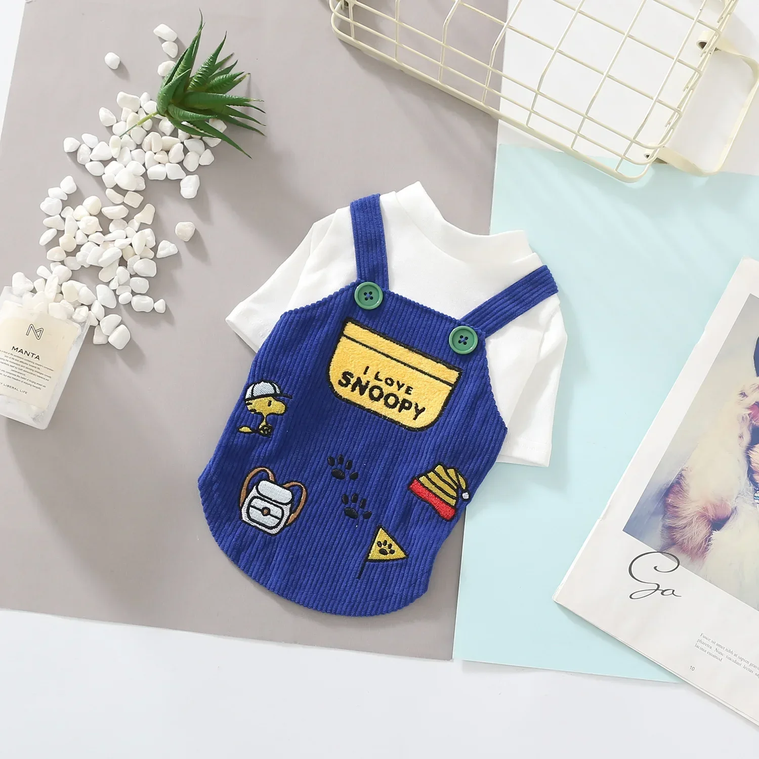 snoopy Summer New Cute Pet Cartoon Embroidered Dog Two-legged Clothes Pet Clothes Dog Clothes coat
snoopy Summer New Cute Pet Cartoon Embroidered Dog Two-legged Clothes Pet Clothes Dog Clothes coat