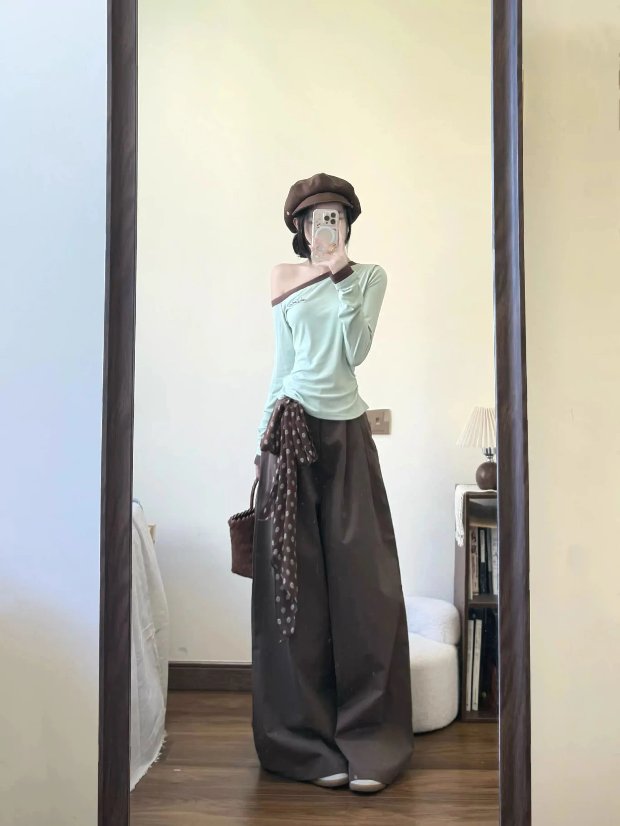 Chic Korean Style T-Shirt Wide Leg Pants Set Early Autumn Atmosphere Sensation Fashionable Small Stature Women's Outfit
Chic Korean Style T-Shirt Wide Leg Pants Set Early Autumn Atmosphere Sensation Fashionable Small Stature Women's Outfit