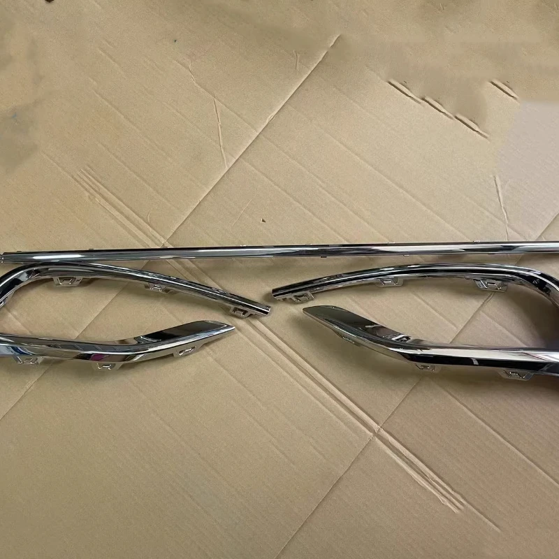 Suitable for SAIC Volkswagen, rear tail lip cover, bright decoration, tail throat decoration strip
Suitable for SAIC Volkswagen, rear tail lip cover, bright decoration, tail throat decoration strip