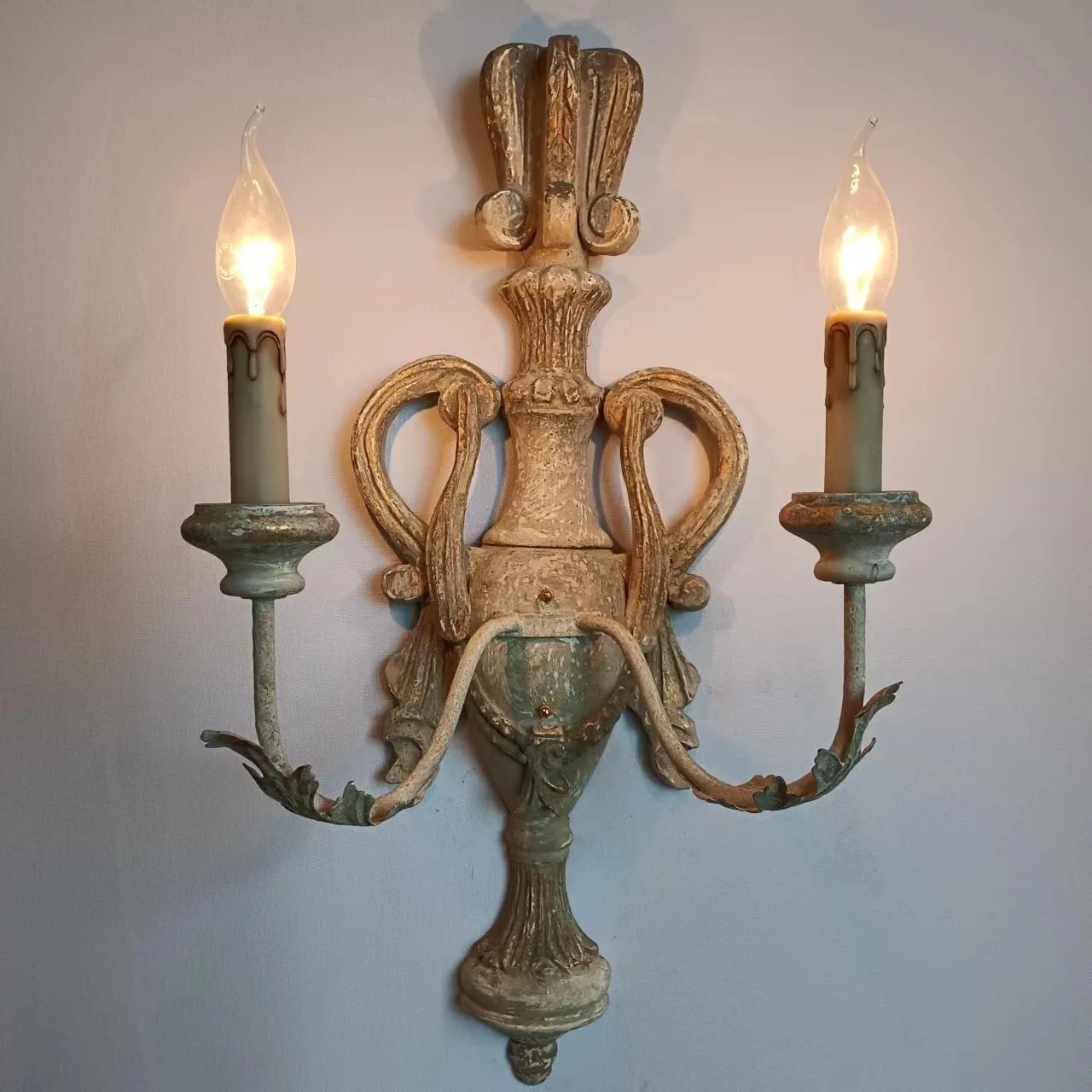American Country Retro Solid Wood Wall Lamp Bedroom Bedside Lamp Villa Corridor Aisle Living Room Background Wall Antique Lamps
American Country Retro Solid Wood Wall Lamp Bedroom Bedside Lamp Villa Corridor Aisle Living Room Background Wall Antique Lamps