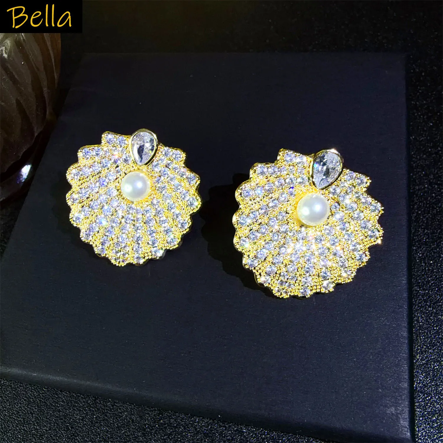 silver gold color stud earrings for women shiny elegant jewelry for wedding party gala event shell shape earrings female gift
silver gold color stud earrings for women shiny elegant jewelry for wedding party gala event shell shape earrings female gift