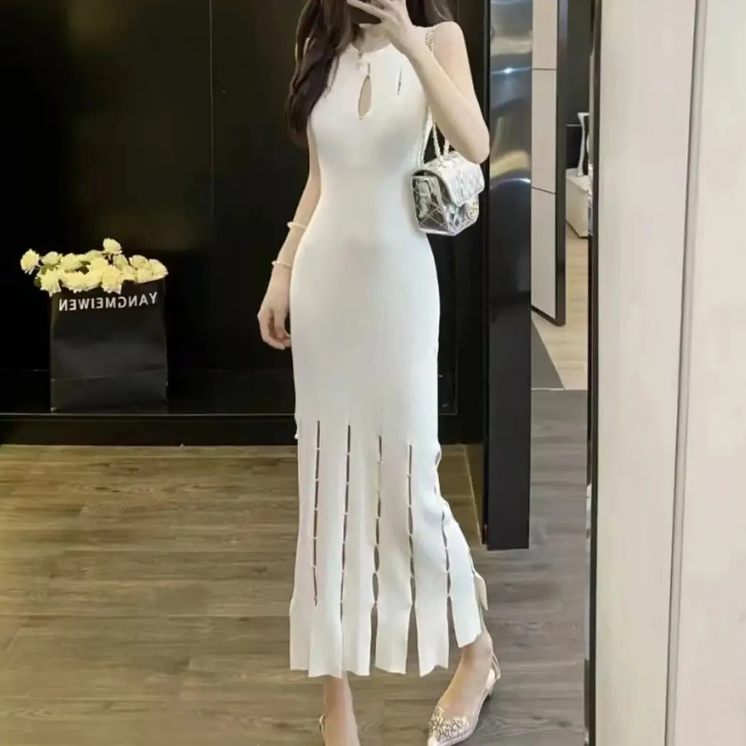 Summer New High-Quality Fashionable Temperament Commuting Round Neck Sleeveless Slim Fit Long Knitted Slit Woolen Dress
Summer New High-Quality Fashionable Temperament Commuting Round Neck Sleeveless Slim Fit Long Knitted Slit Woolen Dress