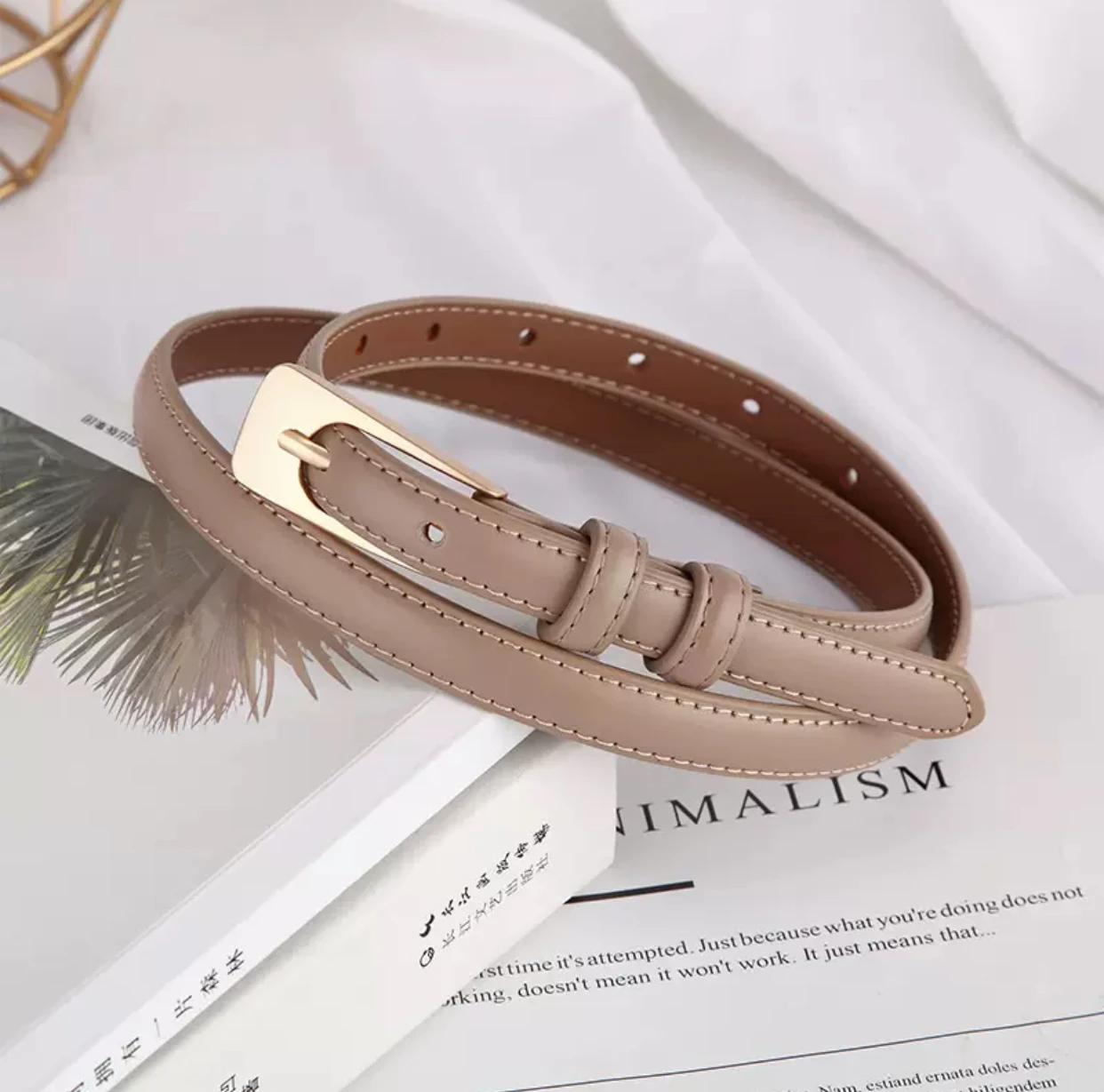 Luxurious leather belt in hot sale, 97.5 * 1.5 cm, women's high-quality leather thin belt, women's casual, high-end feeling
Luxurious leather belt in hot sale, 97.5 * 1.5 cm, women's high-quality leather thin belt, women's casual, high-end feeling