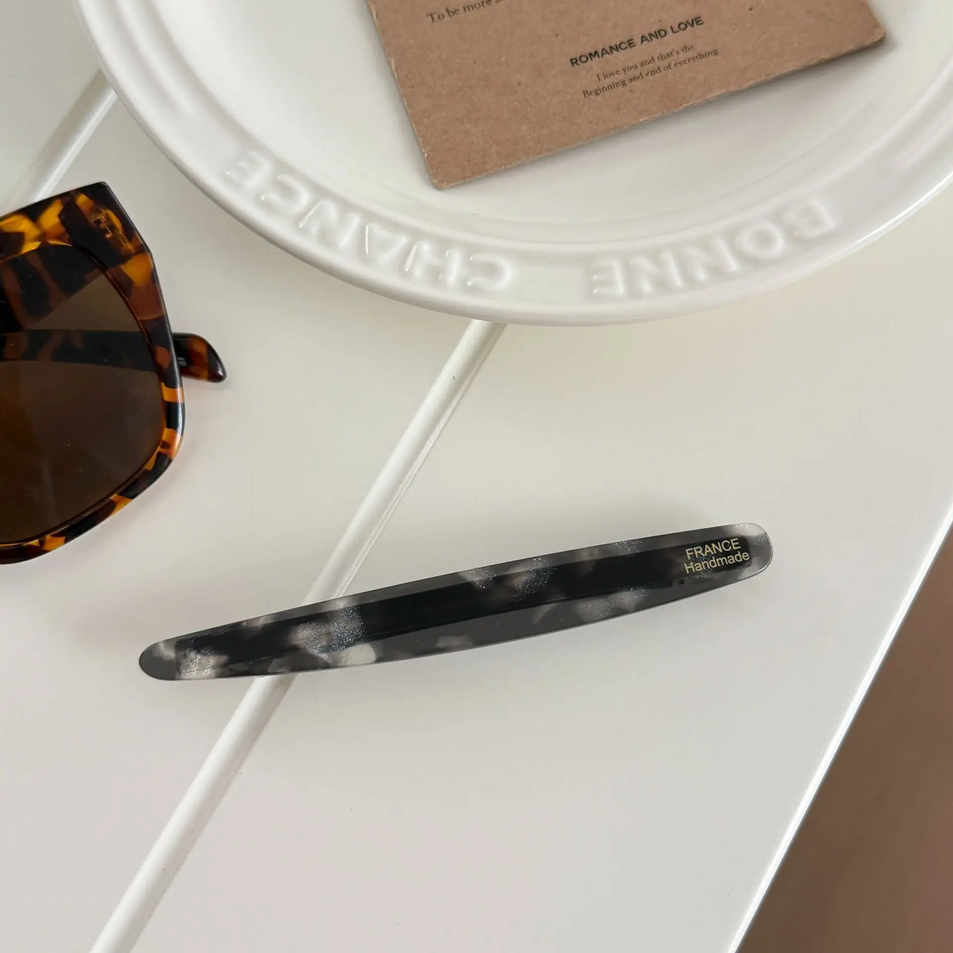 Large Flat Acetate Side Bang Clip Retro Elegant Versatile Hair Pin for Women Daily Wear New High Quality Hair Accessories
Large Flat Acetate Side Bang Clip Retro Elegant Versatile Hair Pin for Women Daily Wear New High Quality Hair Accessories