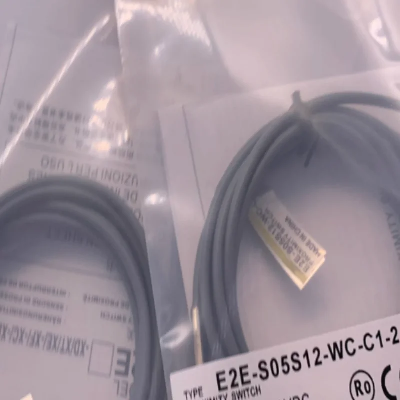 3 шт. новый переключатель приближения E2E-S05S12-WC-C2-2 E2E-S05S12-WC-B1-2 E2E-S05S12-WC-B2-2 E2E-S05S12-WC-C1-2
3 шт. новый переключатель приближения E2E-S05S12-WC-C2-2 E2E-S05S12-WC-B1-2 E2E-S05S12-WC-B2-2 E2E-S05S12-WC-C1-2