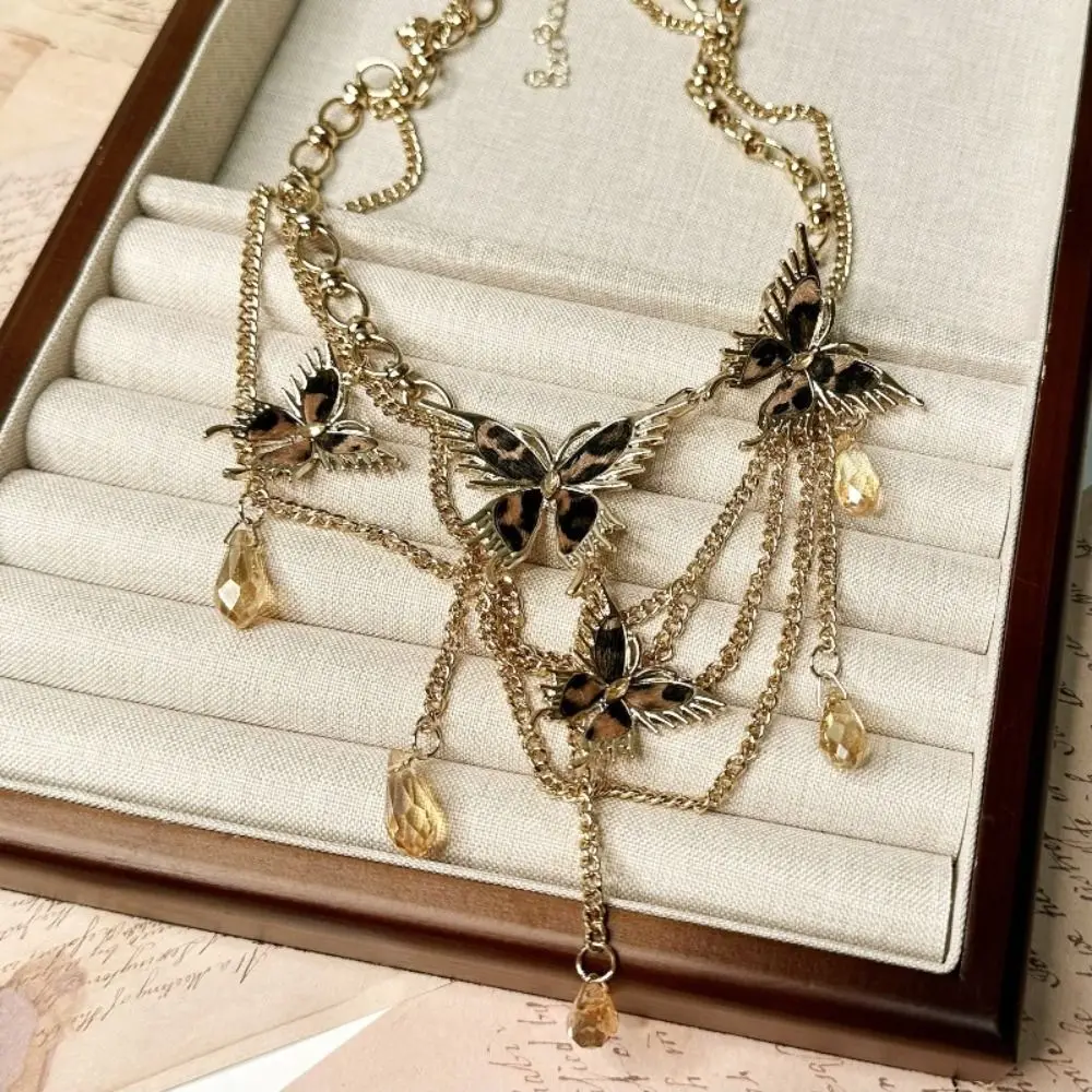 Fashion Sweet Butterfly Necklace Hollow Out Multilayer Rhinestone Necklace Leopard Exquisite Y2K Metal Necklace Women
Fashion Sweet Butterfly Necklace Hollow Out Multilayer Rhinestone Necklace Leopard Exquisite Y2K Metal Necklace Women