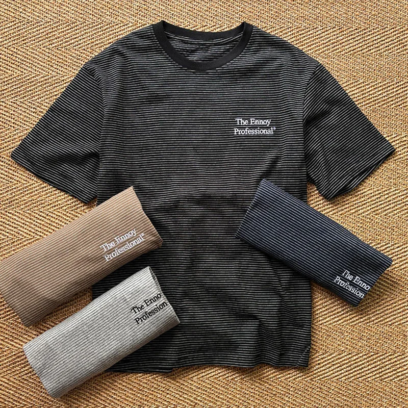 THE ENNOY Korean style pinstripe embroidered round neck T-shirt daily versatile men and women couple loose commuter short sleeve 
THE ENNOY Korean style pinstripe embroidered round neck T-shirt daily versatile men and women couple loose commuter short sleeve