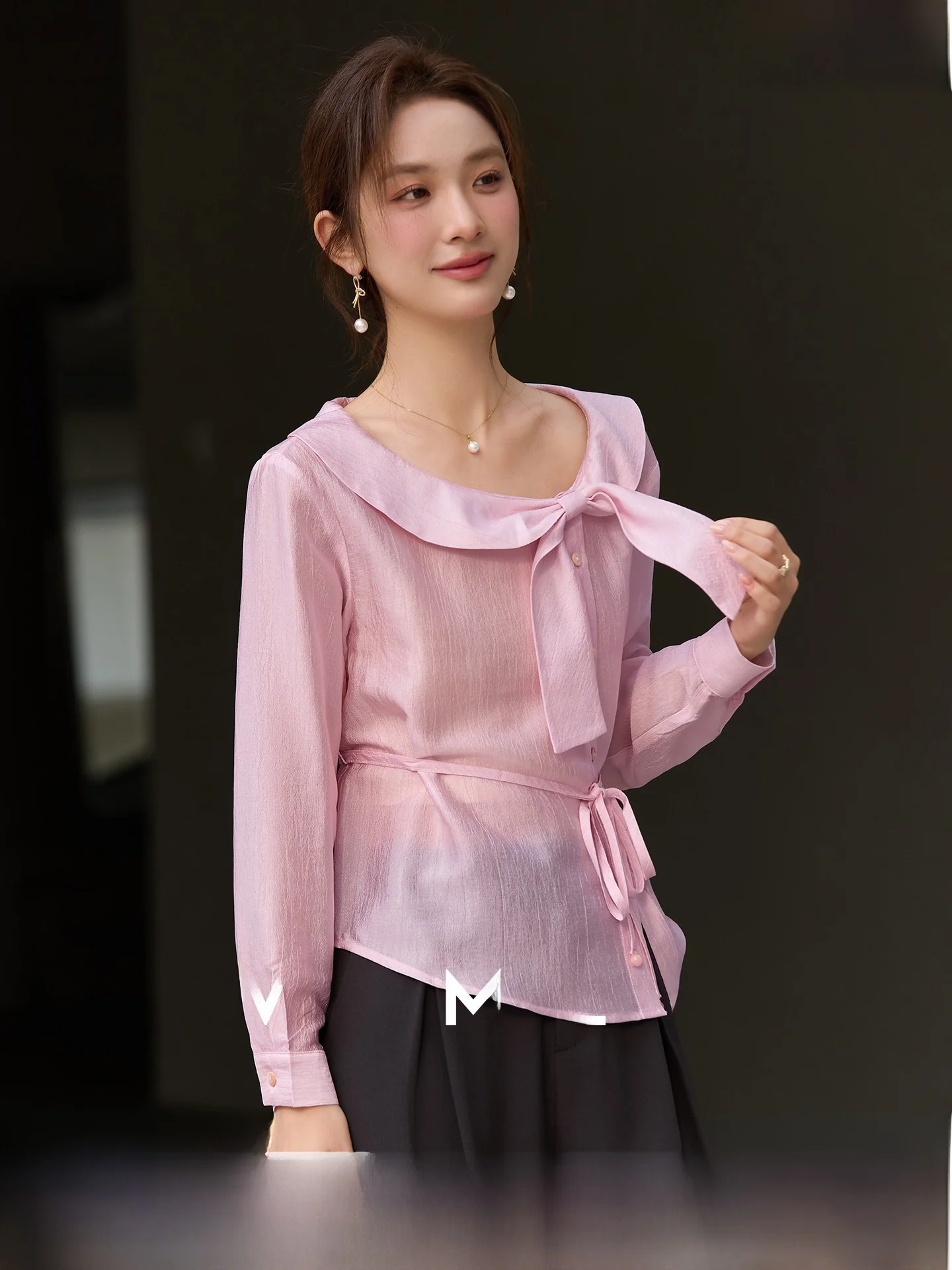 Ele Sle Women's irt Bow Tie Viscose Fiber Waist Cinching Doll Collar Spring 2026 Faion New Arrival Long Sve Soli...
Ele Sle Women's irt Bow Tie Viscose Fiber Waist Cinching Doll Collar Spring 2026 Faion New Arrival Long Sve Soli...