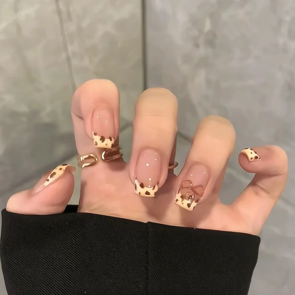 Summer Milk Huhu Nail Art Sweet Cool Wind Leopard Print French Nail Art Short Cute Leopard Print
Summer Milk Huhu Nail Art Sweet Cool Wind Leopard Print French Nail Art Short Cute Leopard Print