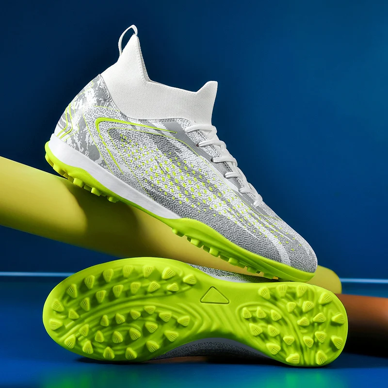 A pair of teenagers high top turf football boots gradient mesh anti-slip for artificial grass training HS-5505
A pair of teenagers high top turf football boots gradient mesh anti-slip for artificial grass training HS-5505