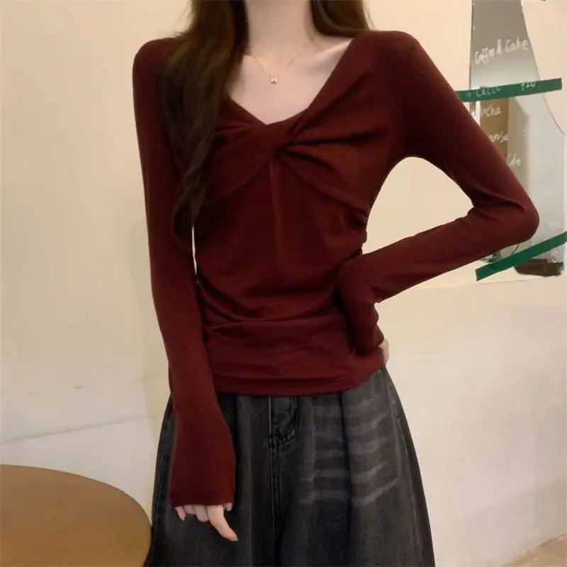 Korean V-Neck Fashion Folds T-shirts Spring Autumn Long Sleeve Women's Clothing Solid Color Basic Slim Asymmetrical Pullovers
Korean V-Neck Fashion Folds T-shirts Spring Autumn Long Sleeve Women's Clothing Solid Color Basic Slim Asymmetrical Pullovers