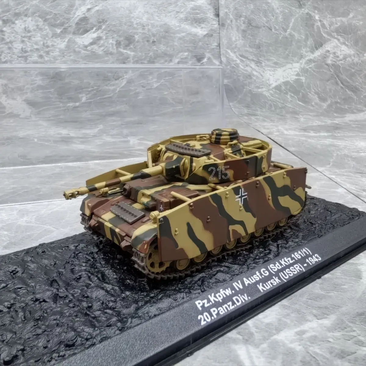 1/72 German StuG IV G assault tank with side skirts, 1943 (alloy(main body)+plastic material) model ornament
1/72 German StuG IV G assault tank with side skirts, 1943 (alloy(main body)+plastic material) model ornament