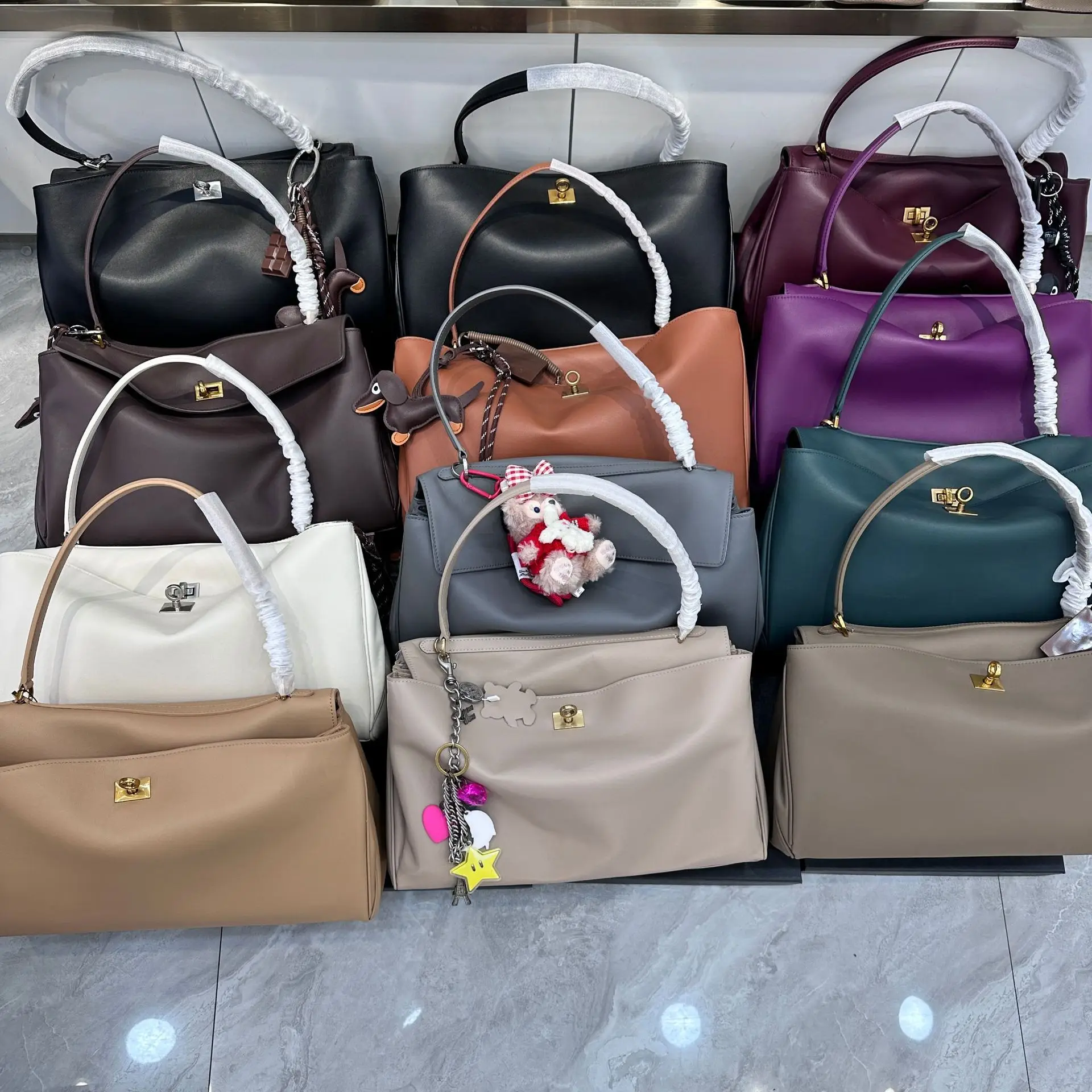 Premium Large Capacity Underarm Bag for Women Commuter Style Crossbody Cow Pitot Bag - New Arrival
Premium Large Capacity Underarm Bag for Women Commuter Style Crossbody Cow Pitot Bag - New Arrival