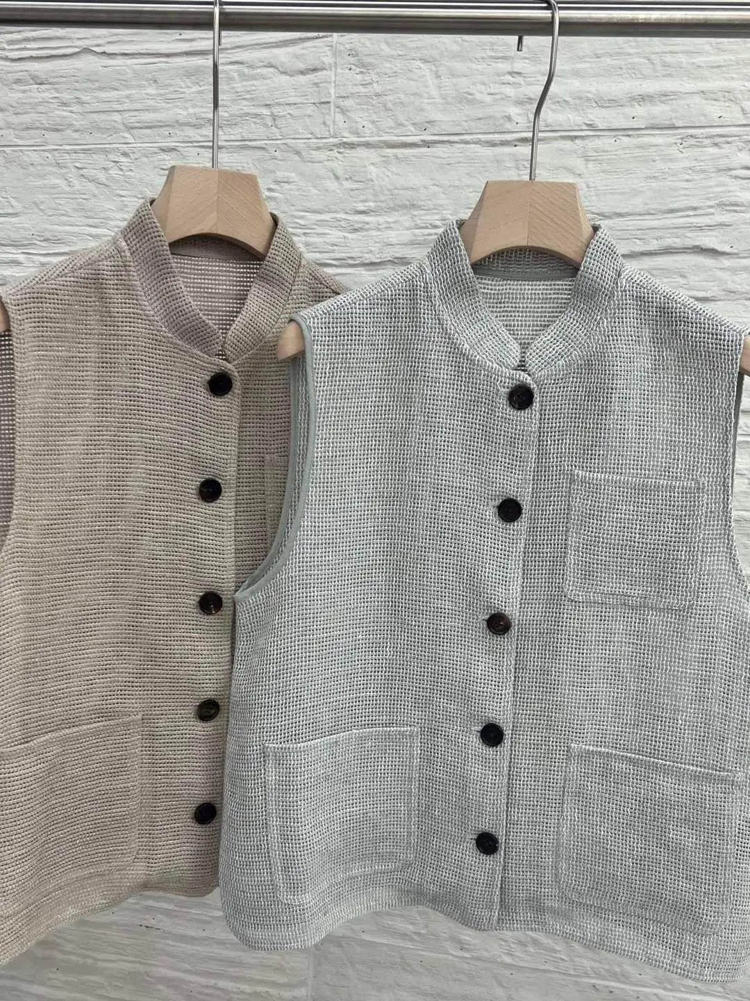 Chinese style linen silver silk hollowed out vest, vintage style loose top, versatile and fashionable
Chinese style linen silver silk hollowed out vest, vintage style loose top, versatile and fashionable
