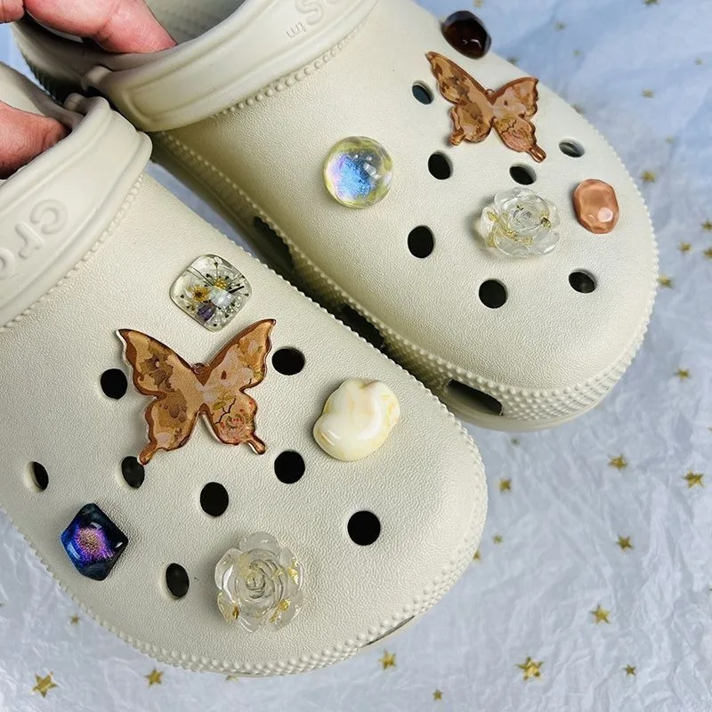 Zhuangzhou Mengdie Series Beautiful Charms for Crocs Elegant Accessories Ins Popular Adornment for Clogs Sandals Christmas Gift
Zhuangzhou Mengdie Series Beautiful Charms for Crocs Elegant Accessories Ins Popular Adornment for Clogs Sandals Christmas Gift