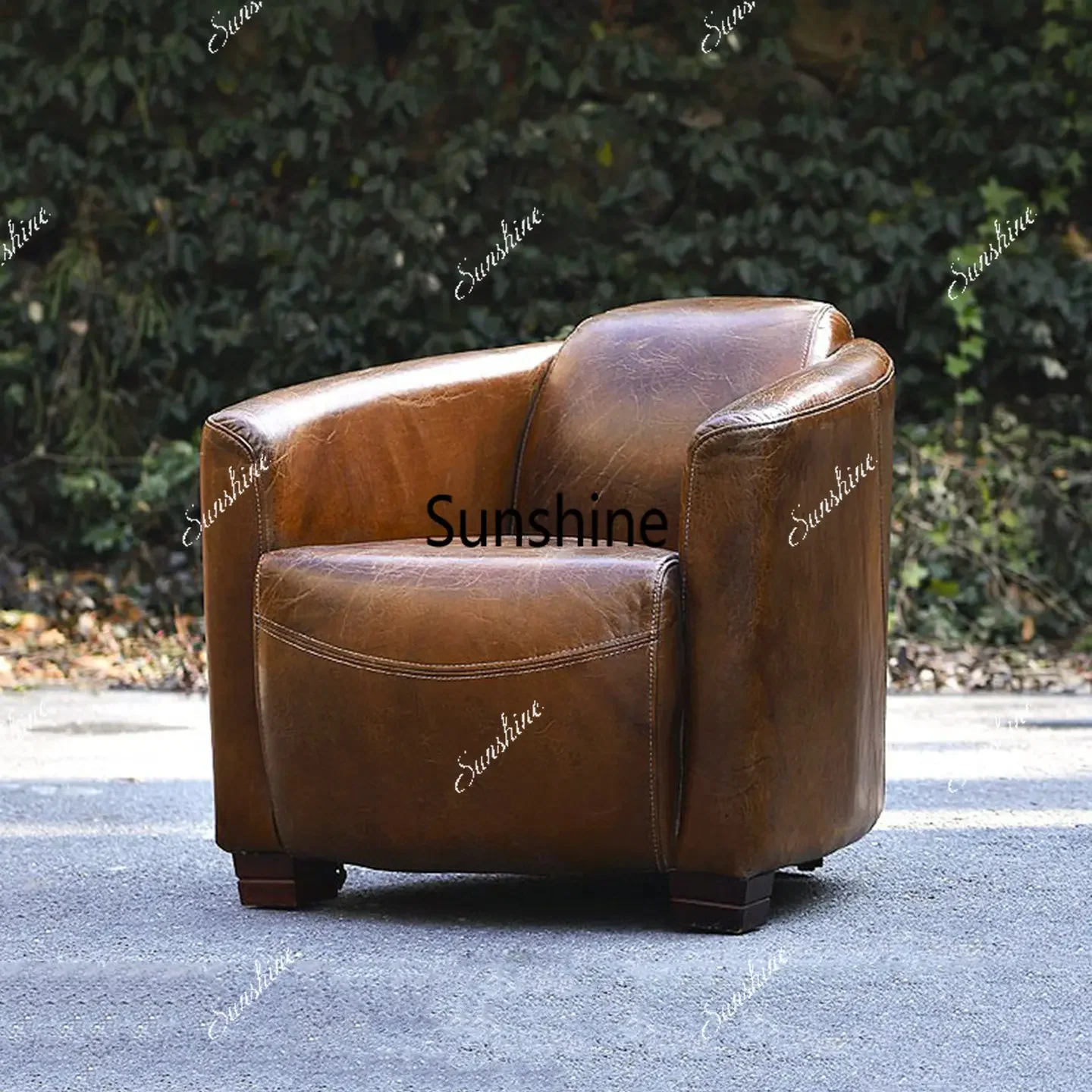 Medieval classic solid wood retro single leather sofa
Medieval classic solid wood retro single leather sofa