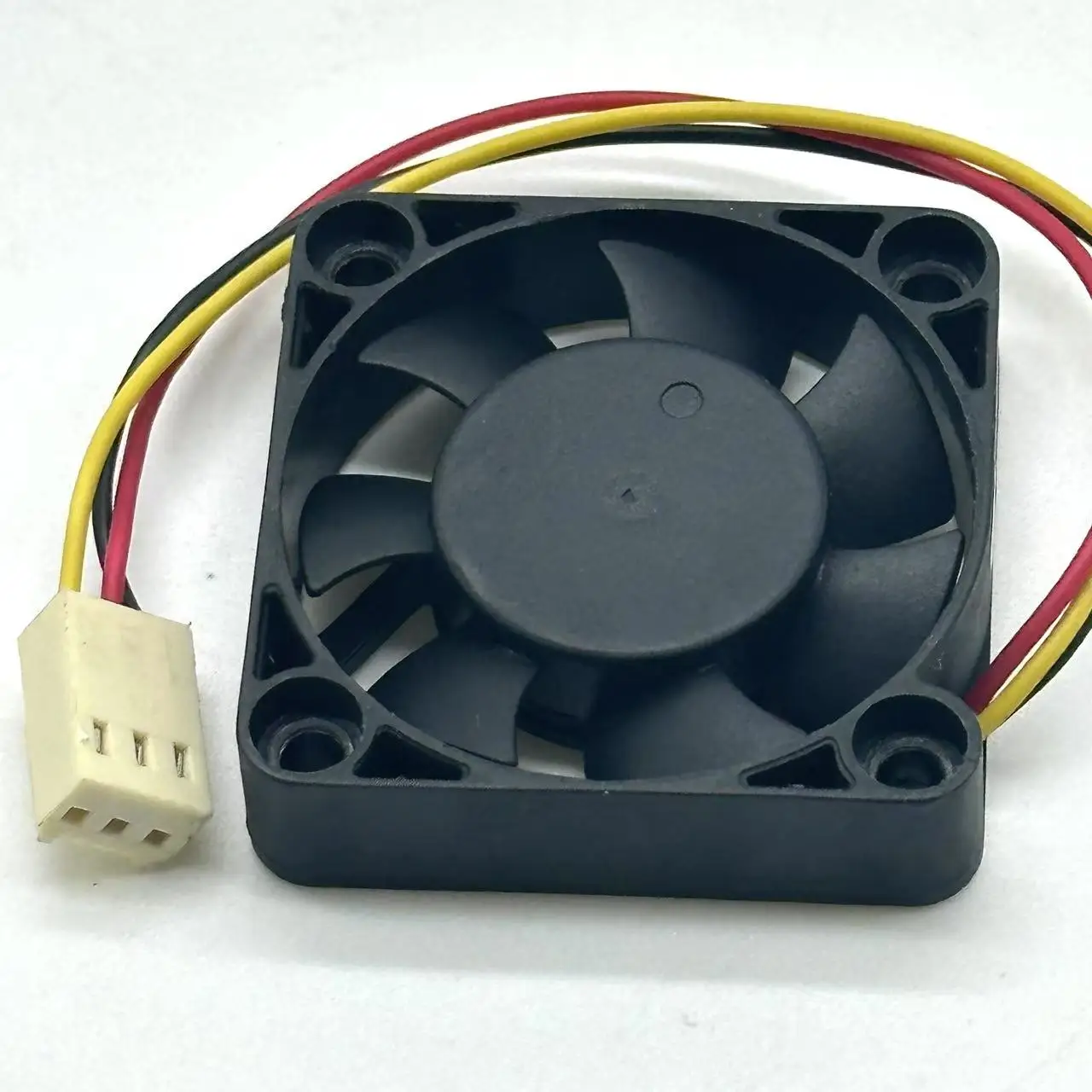 EVERCOOL EC4010H12BA DC 12V 0.08A 3-Wire 40X40X10mm Server Cooling Fan
EVERCOOL EC4010H12BA DC 12V 0.08A 3-Wire 40X40X10mm Server Cooling Fan
