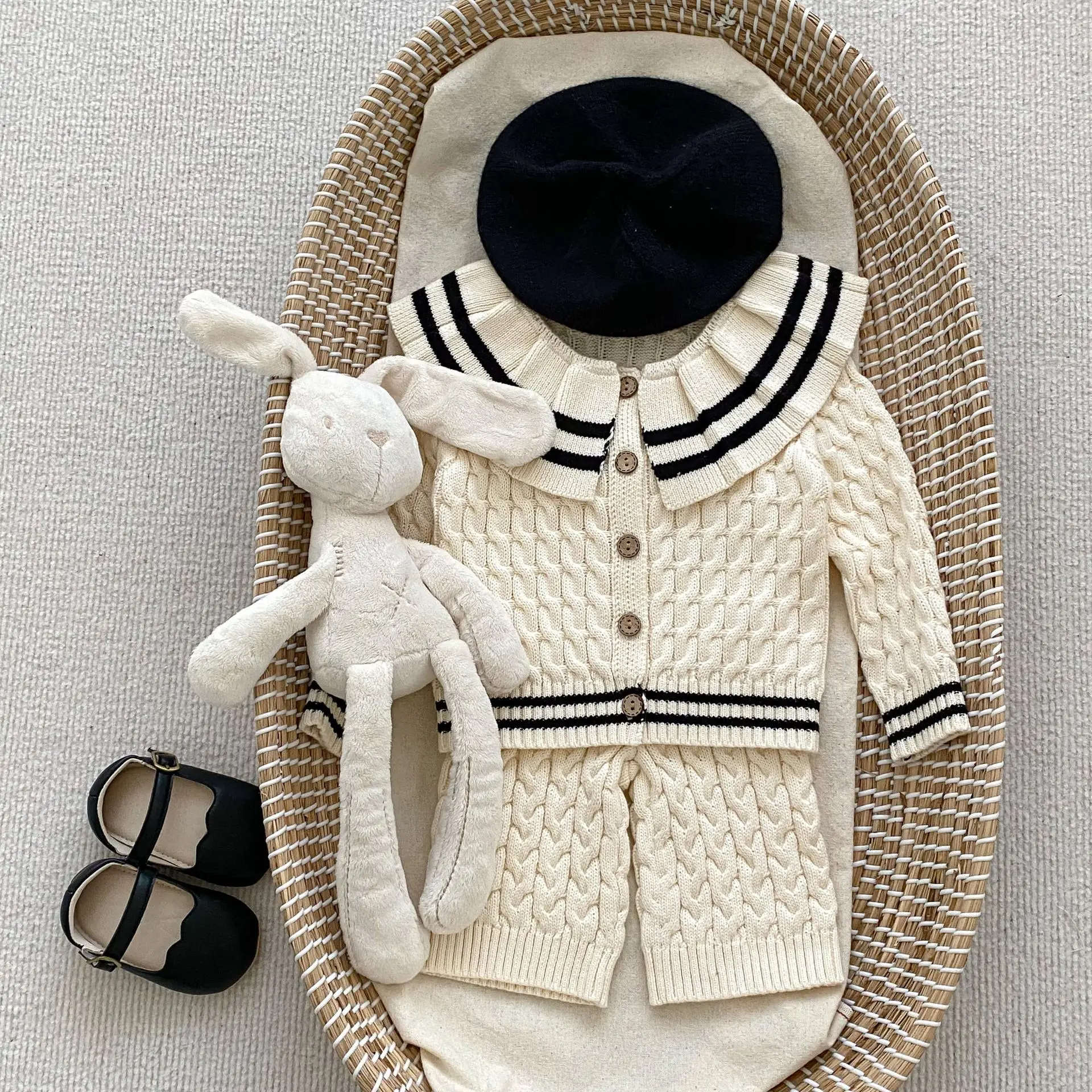 Ins Autumn Baby Girls 2PCS Clothes Set Cotton Knitted Ruffle Collar Long Sleeve Coat High Waist Pants Suit Toddler Girl Outfits
Ins Autumn Baby Girls 2PCS Clothes Set Cotton Knitted Ruffle Collar Long Sleeve Coat High Waist Pants Suit Toddler Girl Outfits
