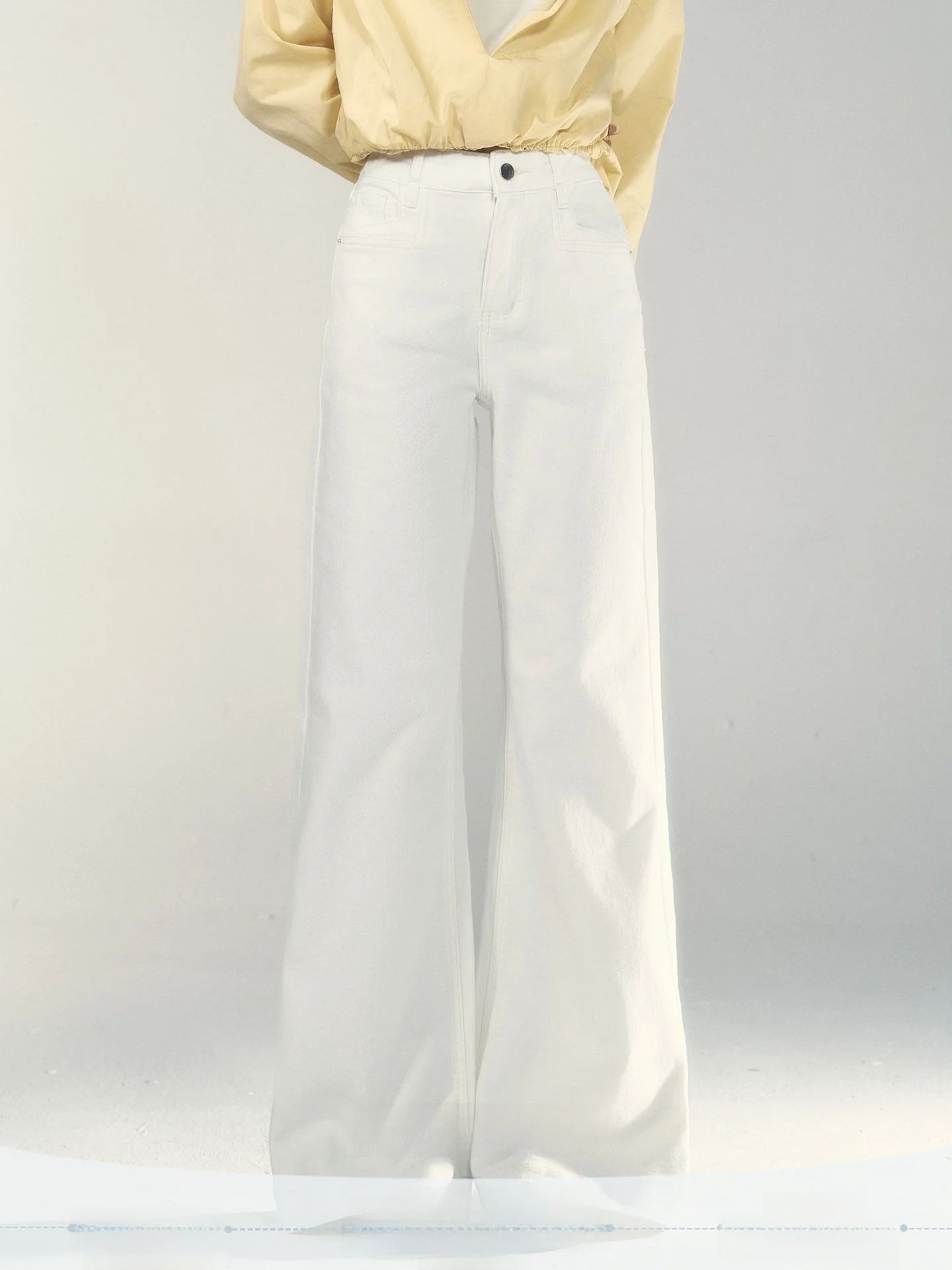 High Waist Bell Bottom White Denim Jeans Women's Spring 2026 New Style Versatile Straight Leg Long Pants Casual Commute Style
High Waist Bell Bottom White Denim Jeans Women's Spring 2026 New Style Versatile Straight Leg Long Pants Casual Commute Style