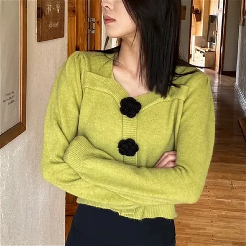 Y2K Autumn Winter Sweater Jacket 2024 New Square Collar Loose Women's Clothes Cardigan Blouse Solid Color Fashion Knitwear Top
Y2K Autumn Winter Sweater Jacket 2024 New Square Collar Loose Women's Clothes Cardigan Blouse Solid Color Fashion Knitwear Top