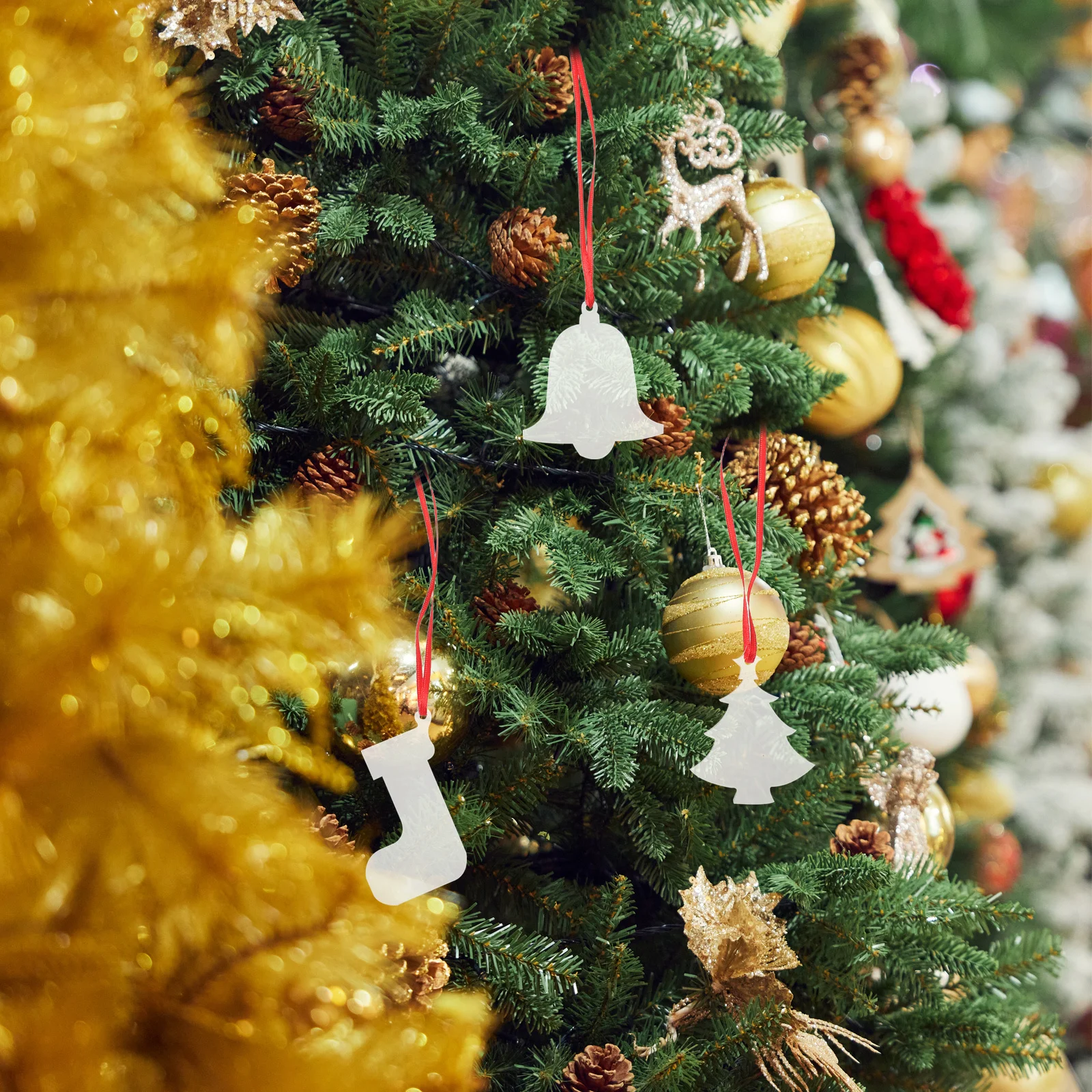 1Set Transparent Craft Ornaments Acrylic Blank Flat Ornaments DIY Christmas Decorations Hanging Pendants for Tree Window Door
1Set Transparent Craft Ornaments Acrylic Blank Flat Ornaments DIY Christmas Decorations Hanging Pendants for Tree Window Door